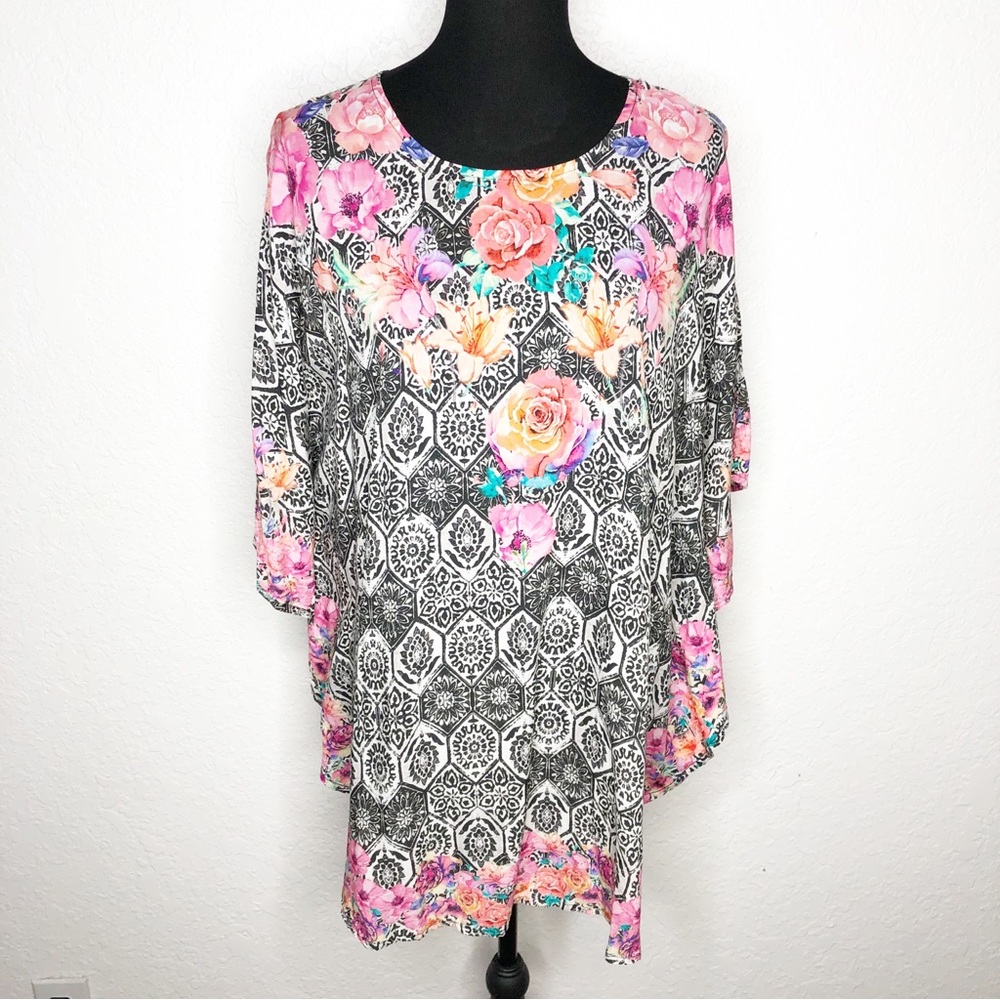 Tolani Collection black white pink floral tunic top size Small